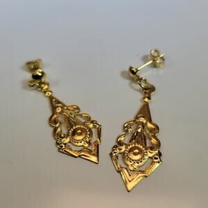 Vintage Gold Filigree Teardrop Earrings with Floral Detail, Retro Statement